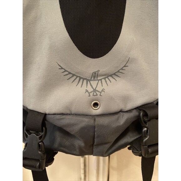 OSPREY Atmos 35 Airspeed size Men’s S. Gray and Black Backpack - Picture 2 of 14